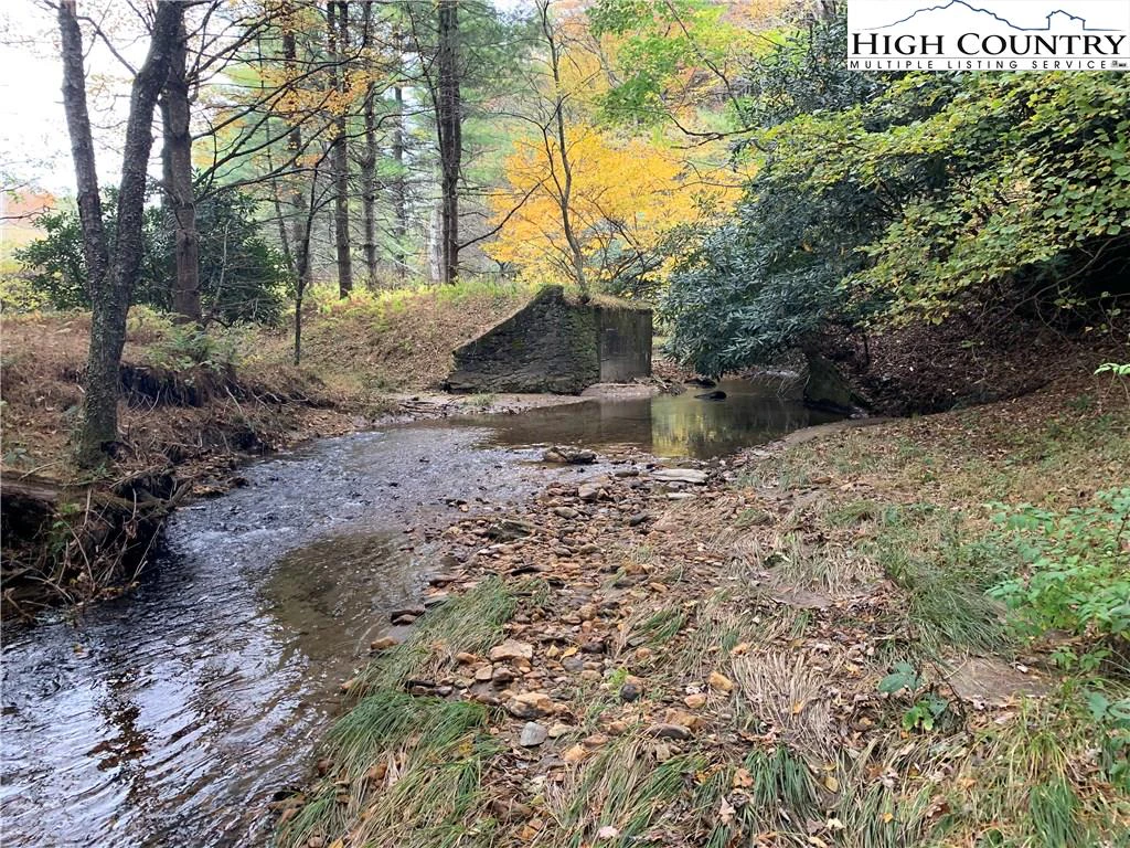 Image number 1 for the current listing