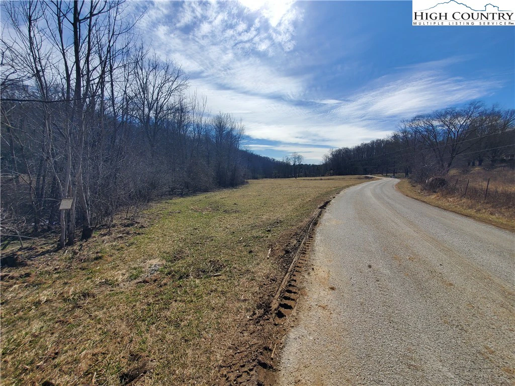 Image number 3 for the current listing
