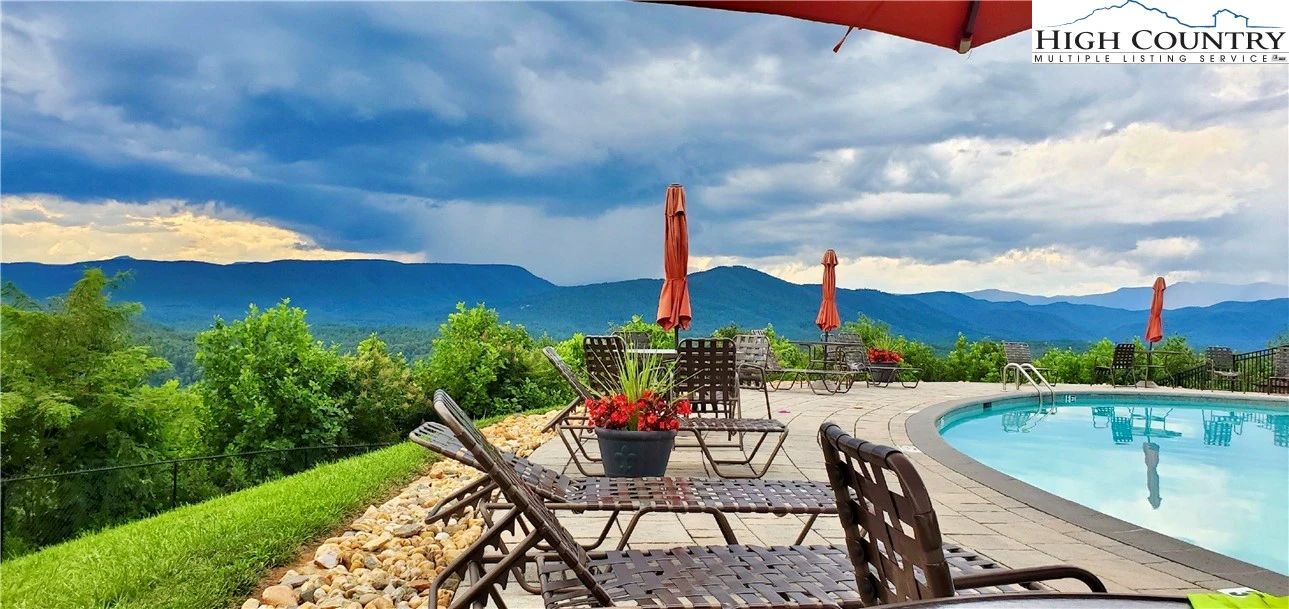 Image number 3 for the current listing