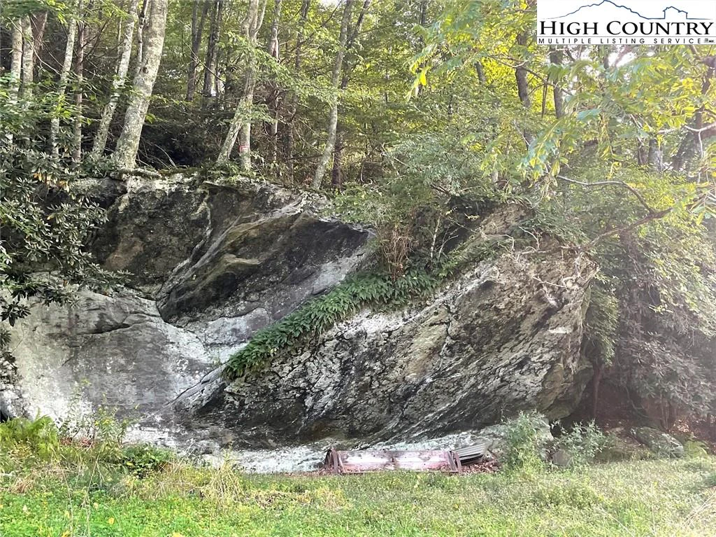 Image number 6 for the current listing