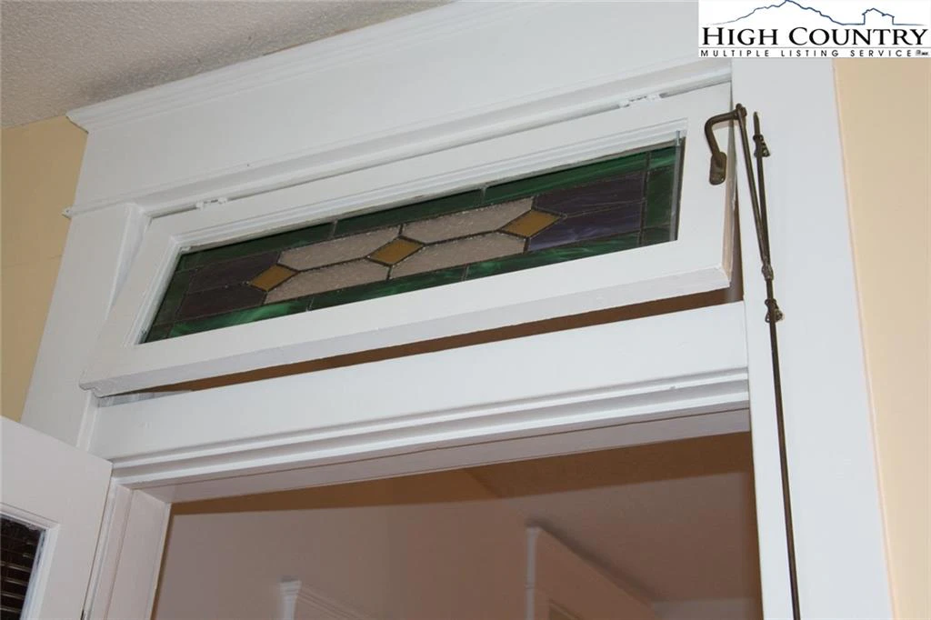 Image number 15 for the current listing