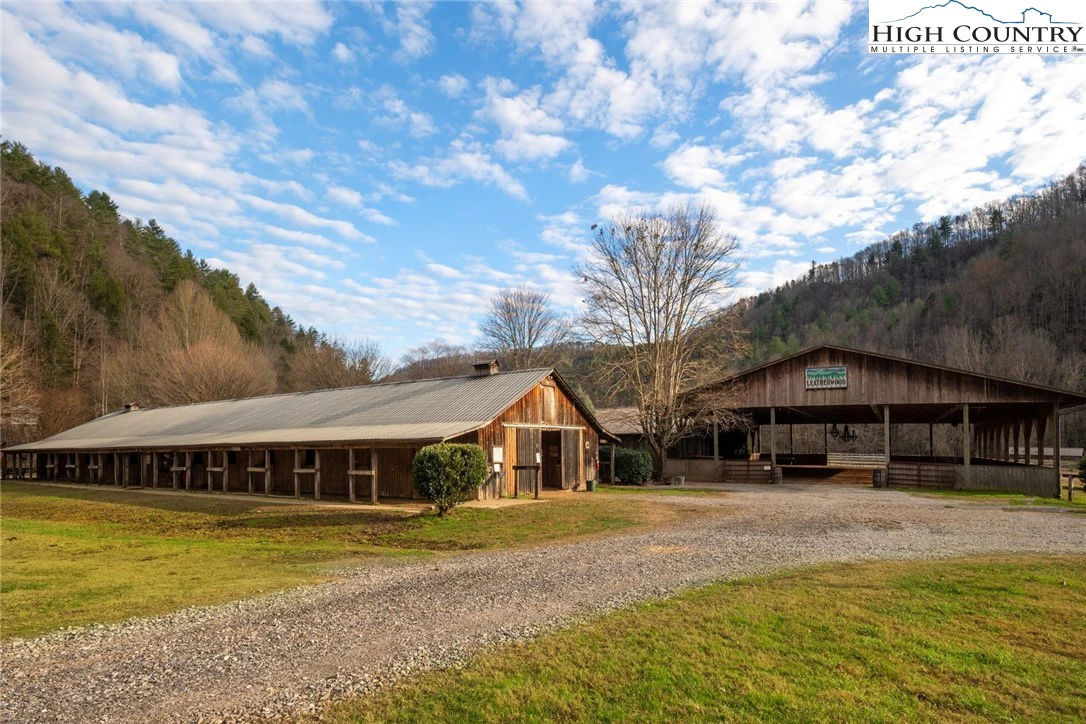 Image number 9 for the current listing