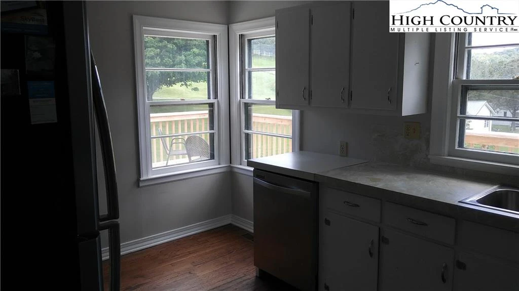 Image number 12 for the current listing