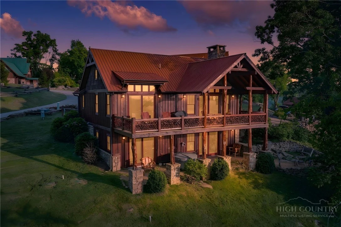 Image number 1 for the current listing