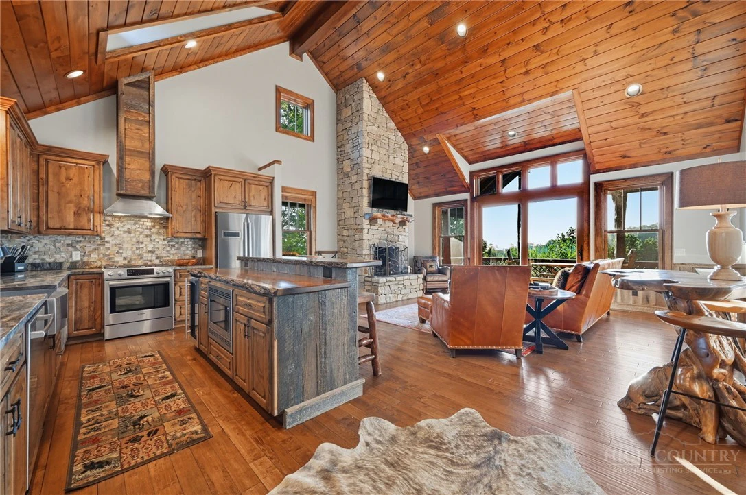 Image number 4 for the current listing