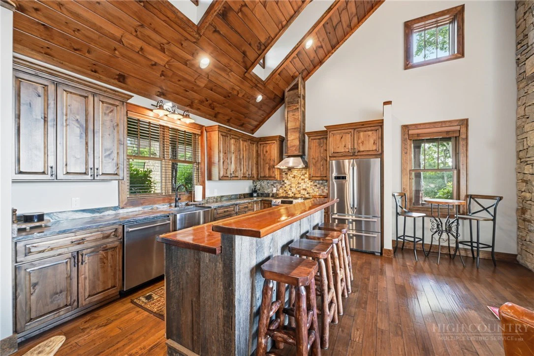 Image number 7 for the current listing