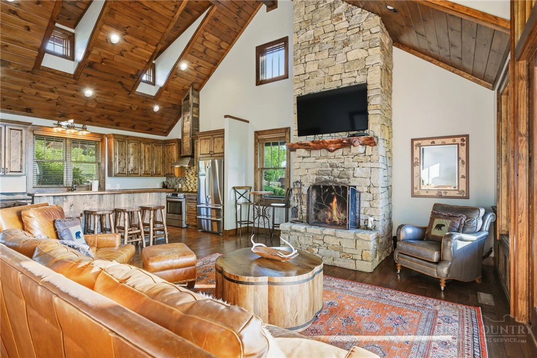 Image number 8 for the current listing