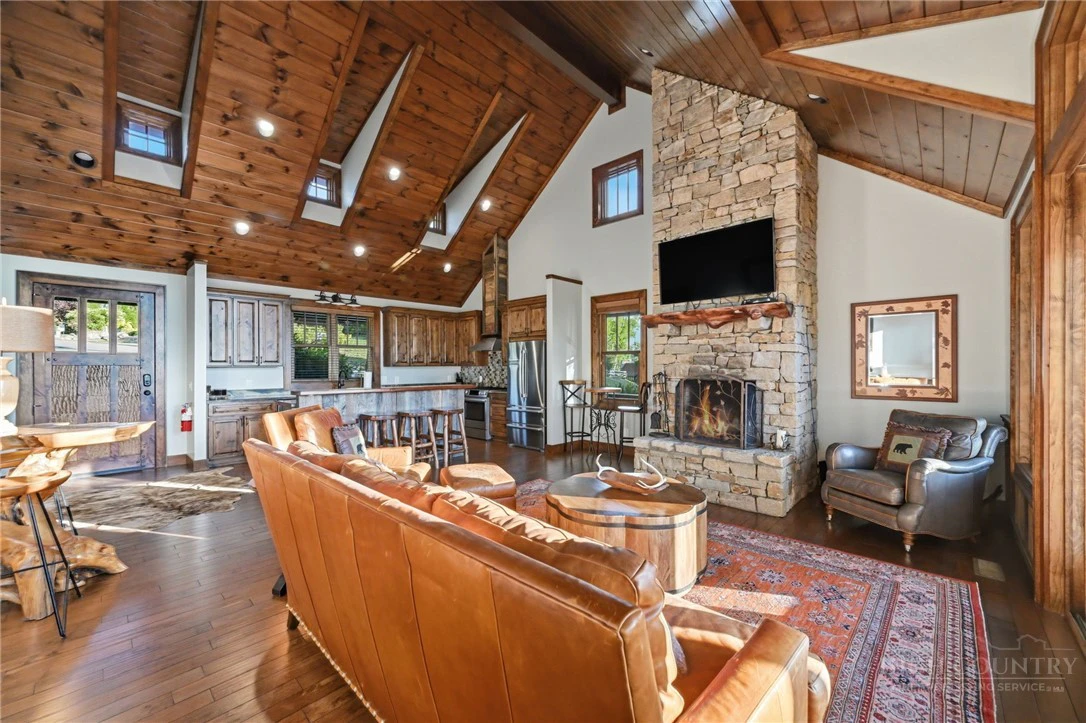 Image number 9 for the current listing