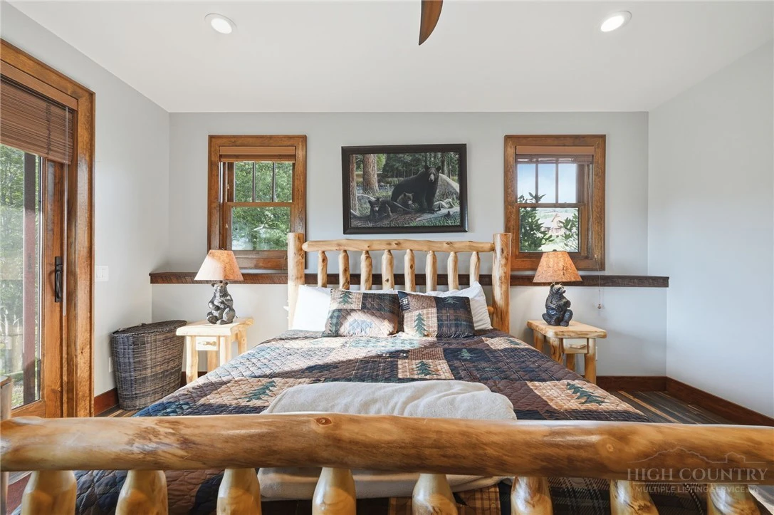 Image number 16 for the current listing