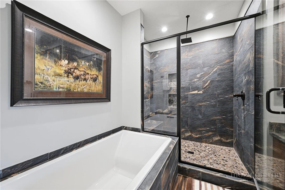Image number 20 for the current listing