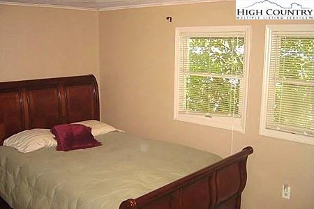 Image number 2 for the current listing