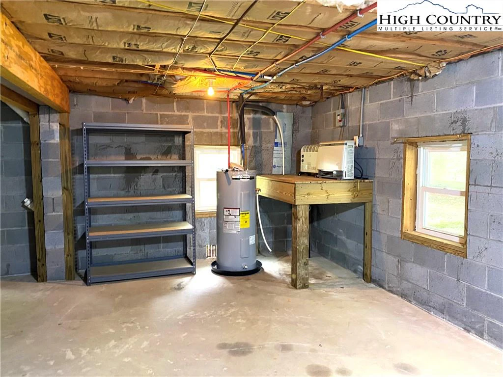 Image number 7 for the current listing