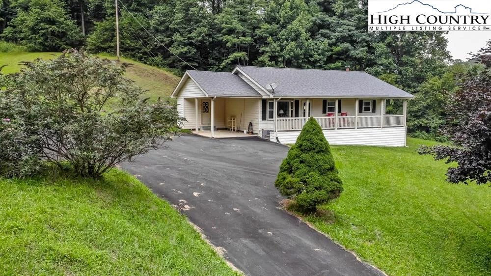 Image number 1 for the current listing