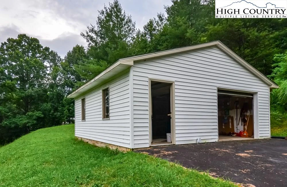 Image number 6 for the current listing