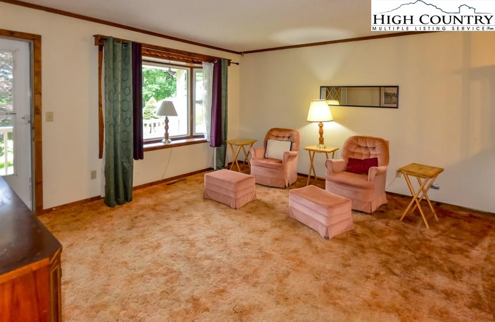 Image number 13 for the current listing