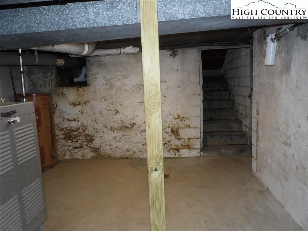Image number 17 for the current listing
