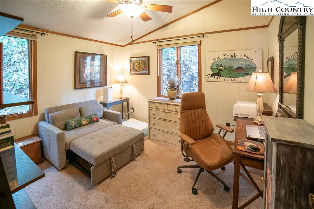 Image number 3 for the current listing