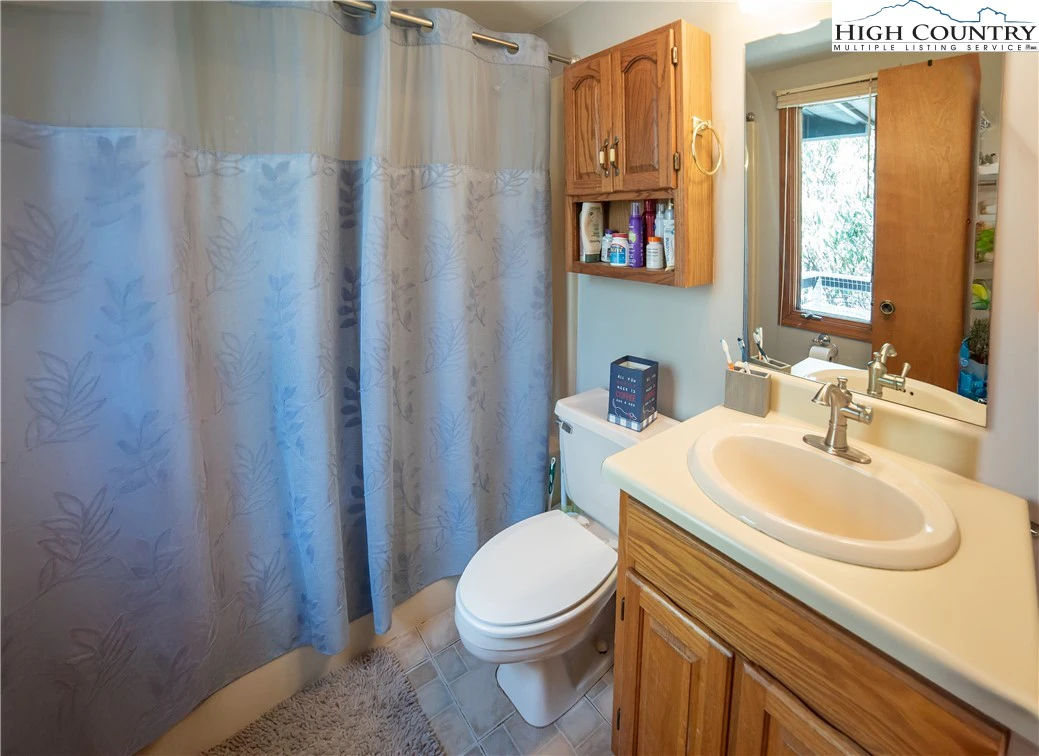 Image number 4 for the current listing