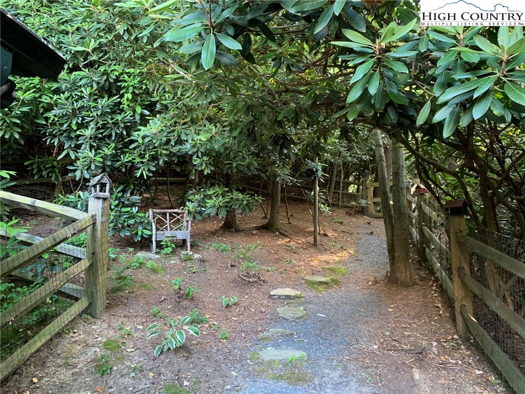Image number 6 for the current listing