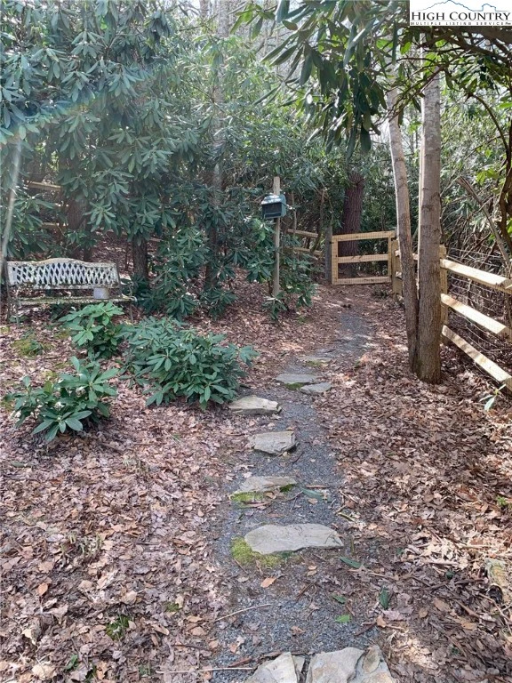 Image number 17 for the current listing