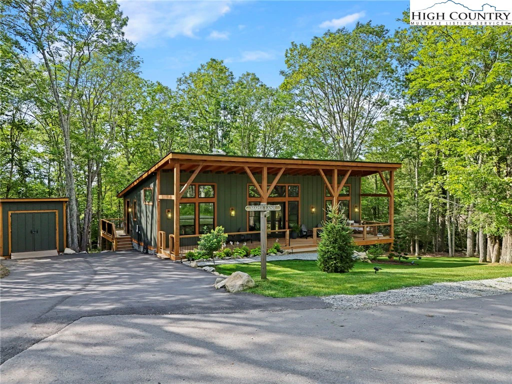 Image number 13 for the current listing