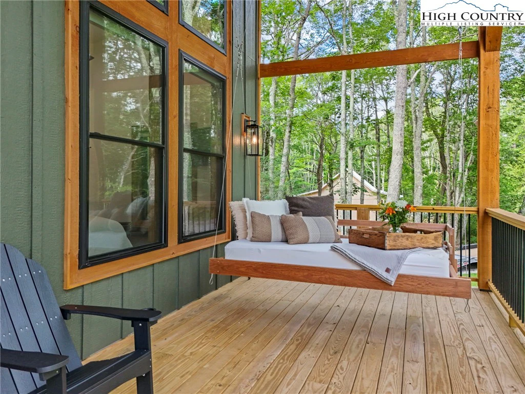 Image number 8 for the current listing