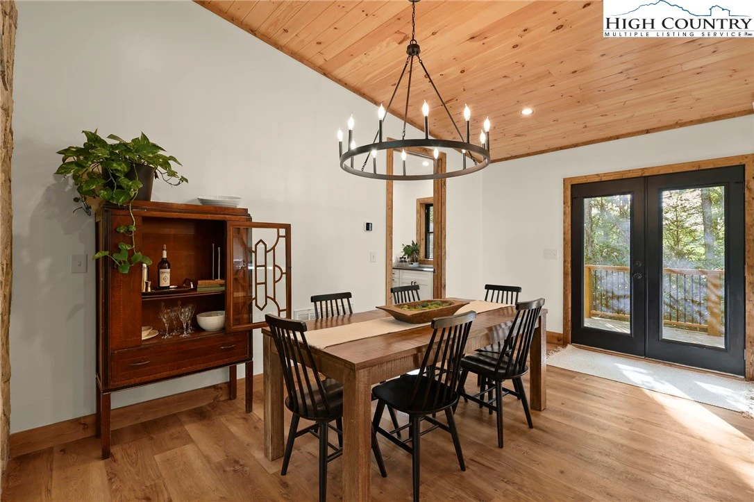 Image number 12 for the current listing