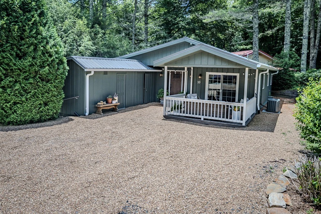 Image number 1 for the current listing