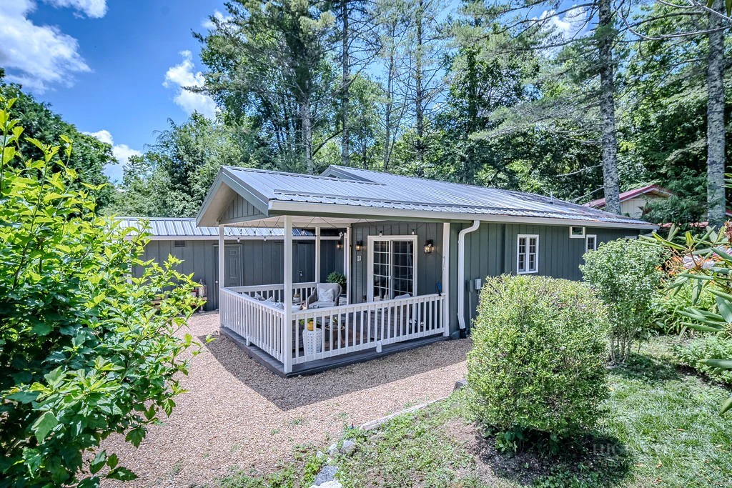 Image number 2 for the current listing