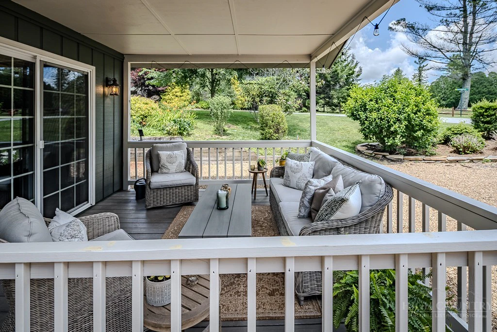 Image number 8 for the current listing