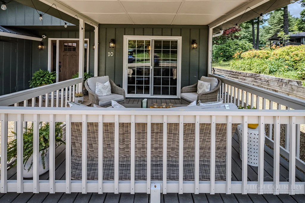 Image number 9 for the current listing