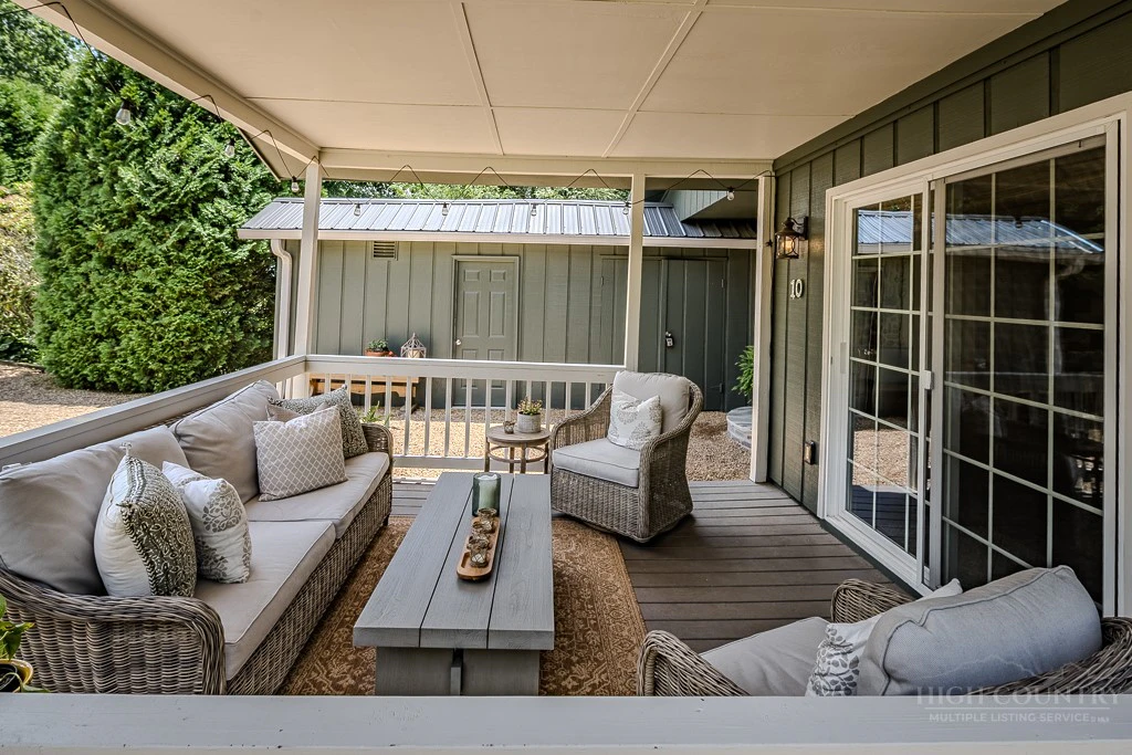 Image number 10 for the current listing