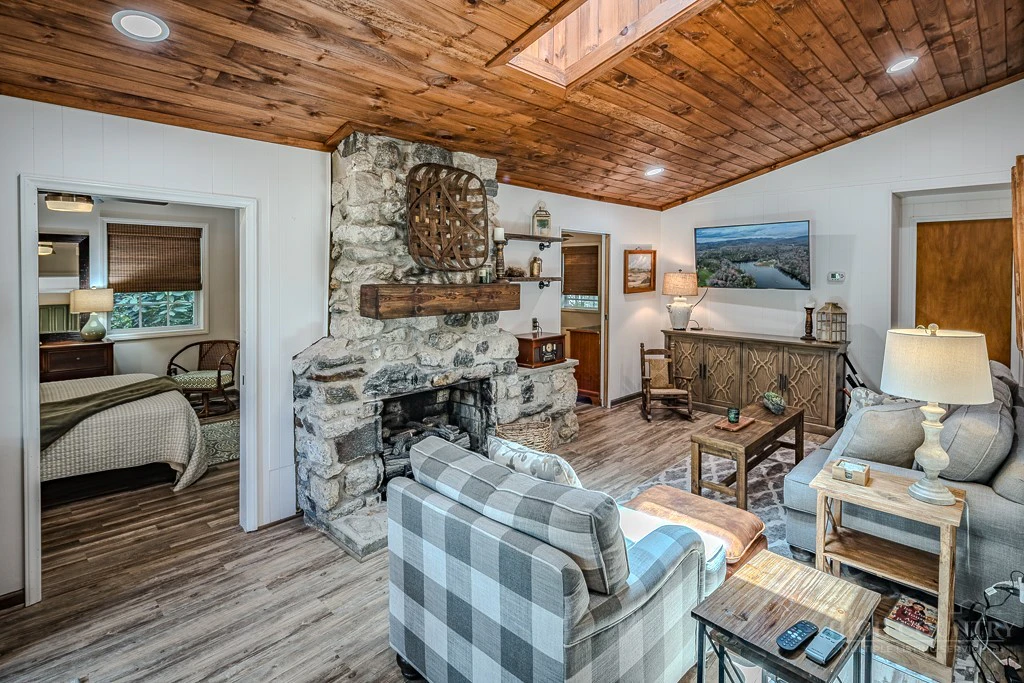 Image number 12 for the current listing