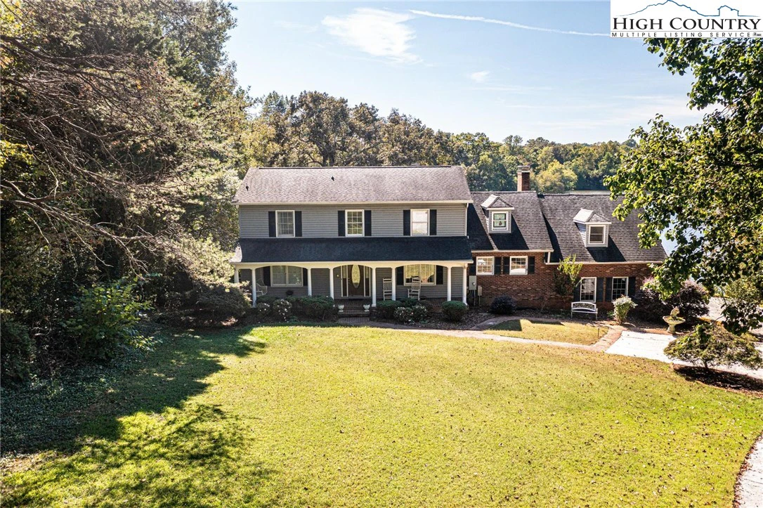 Image number 1 for the current listing