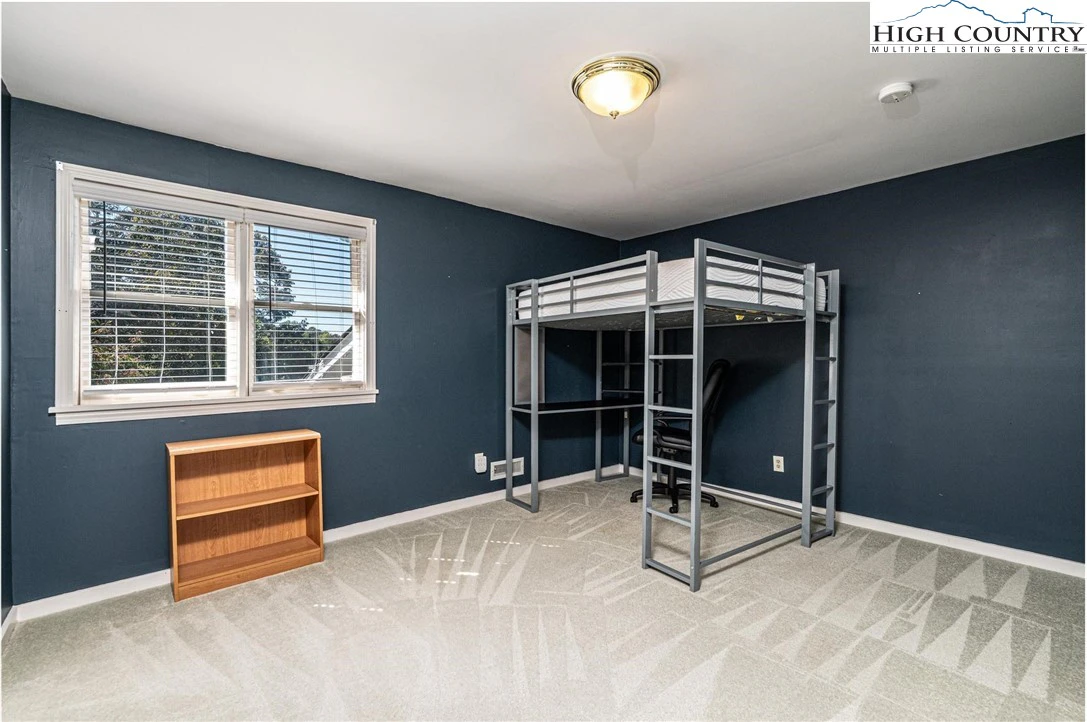 Image number 7 for the current listing