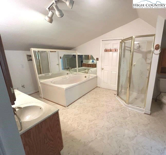 Image number 4 for the current listing