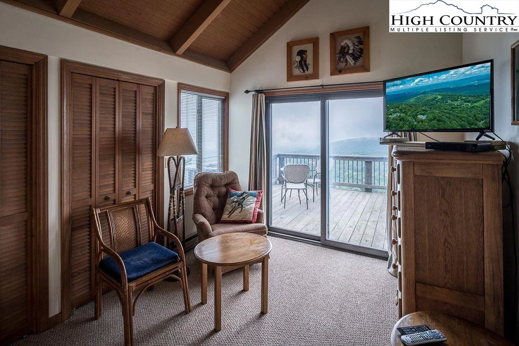 Image number 3 for the current listing