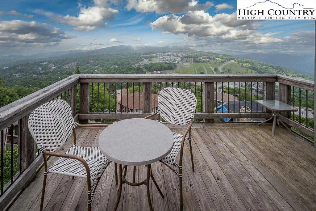 Image number 5 for the current listing