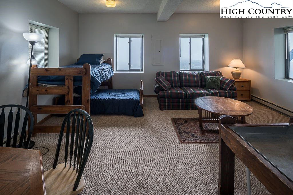 Image number 2 for the current listing