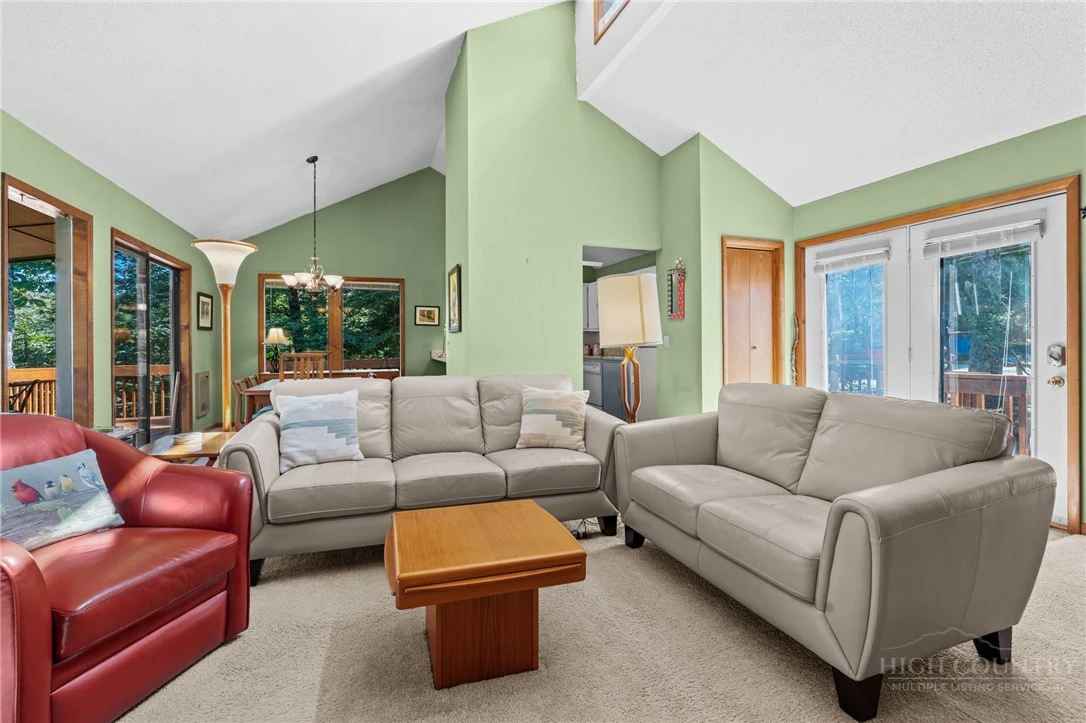 Image number 9 for the current listing