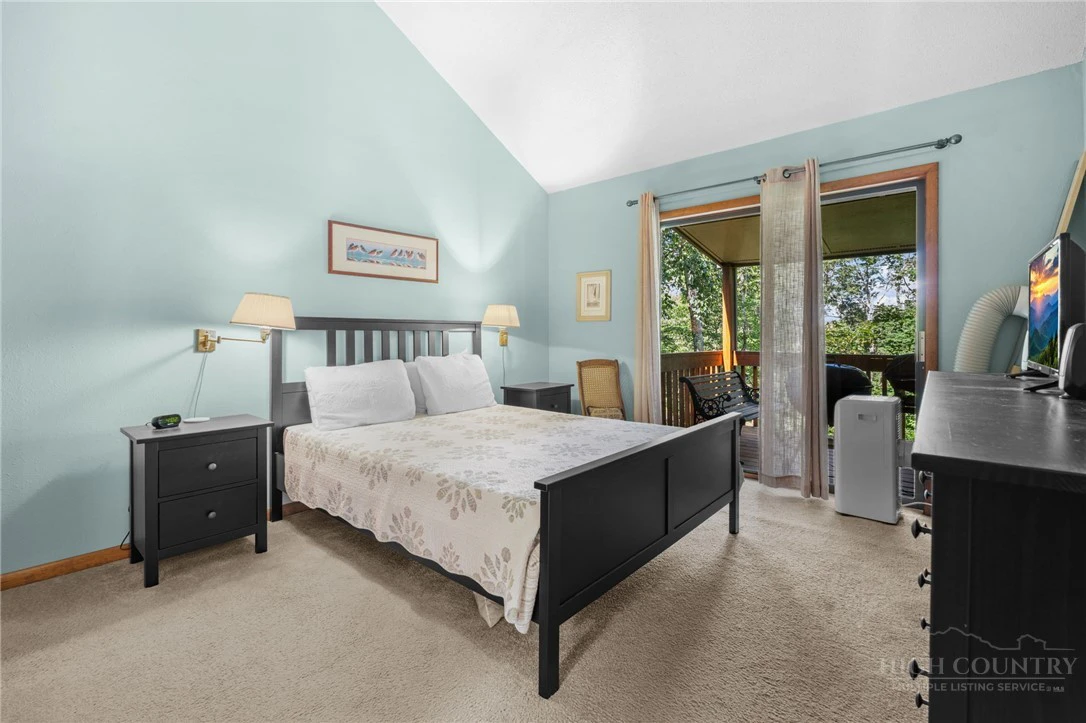 Image number 15 for the current listing