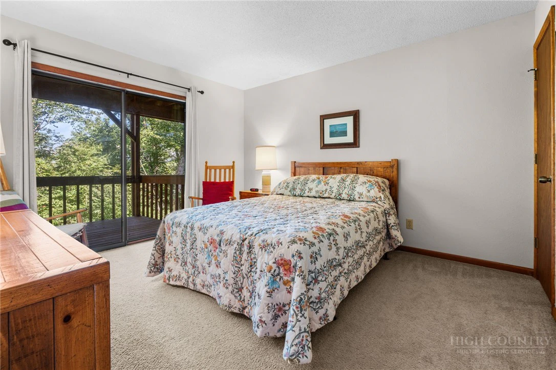 Image number 21 for the current listing