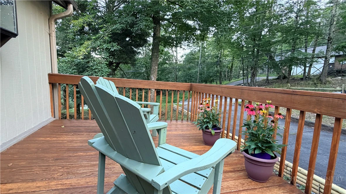 Image number 6 for the current listing