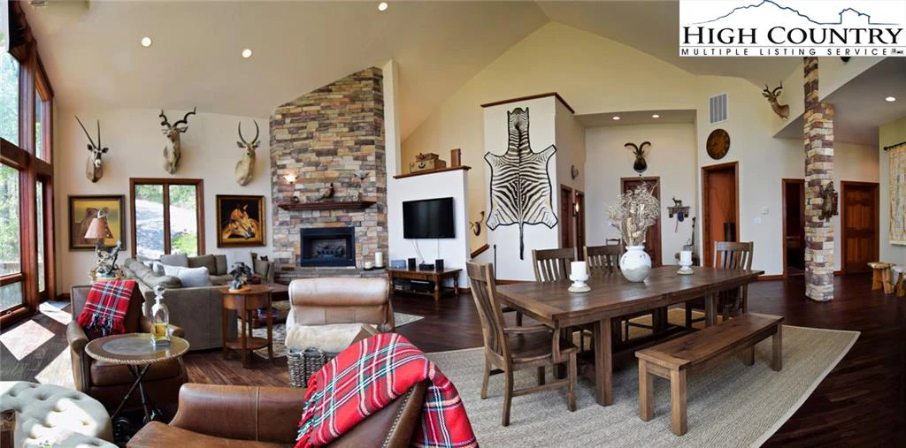 Image number 21 for the current listing
