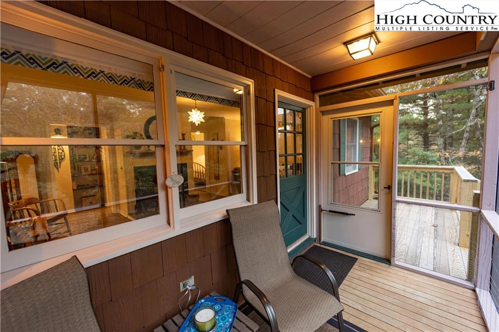 Image number 6 for the current listing