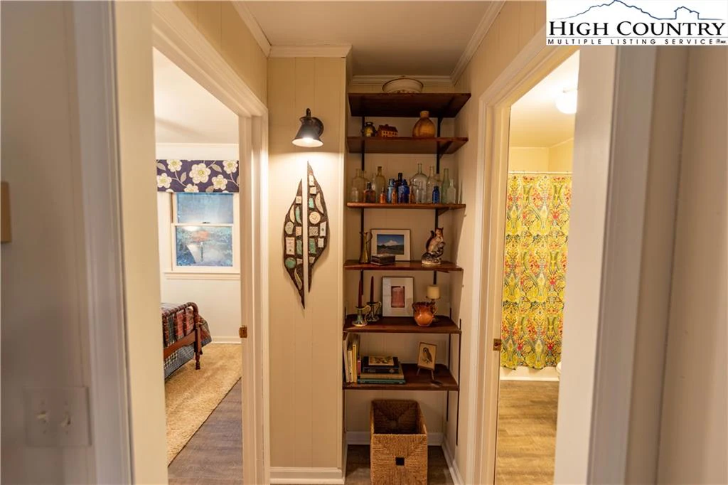 Image number 7 for the current listing
