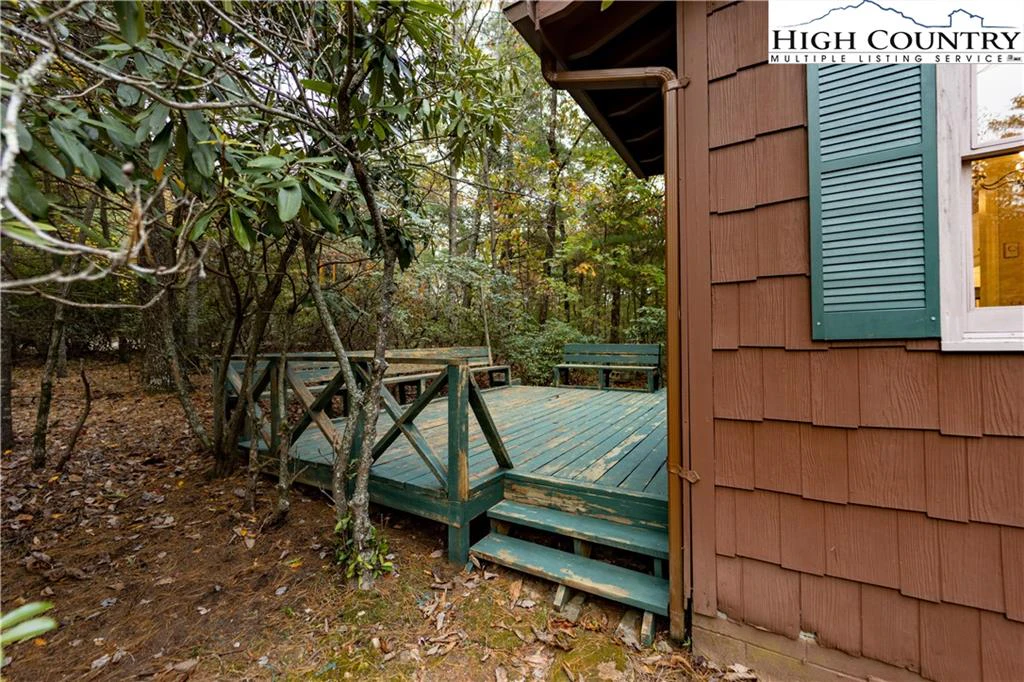 Image number 14 for the current listing