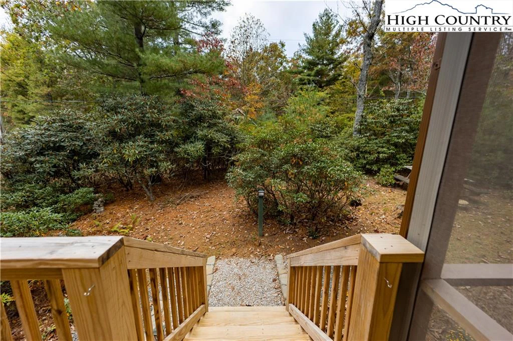 Image number 16 for the current listing