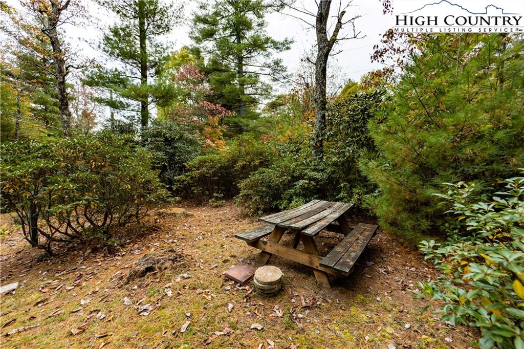Image number 18 for the current listing