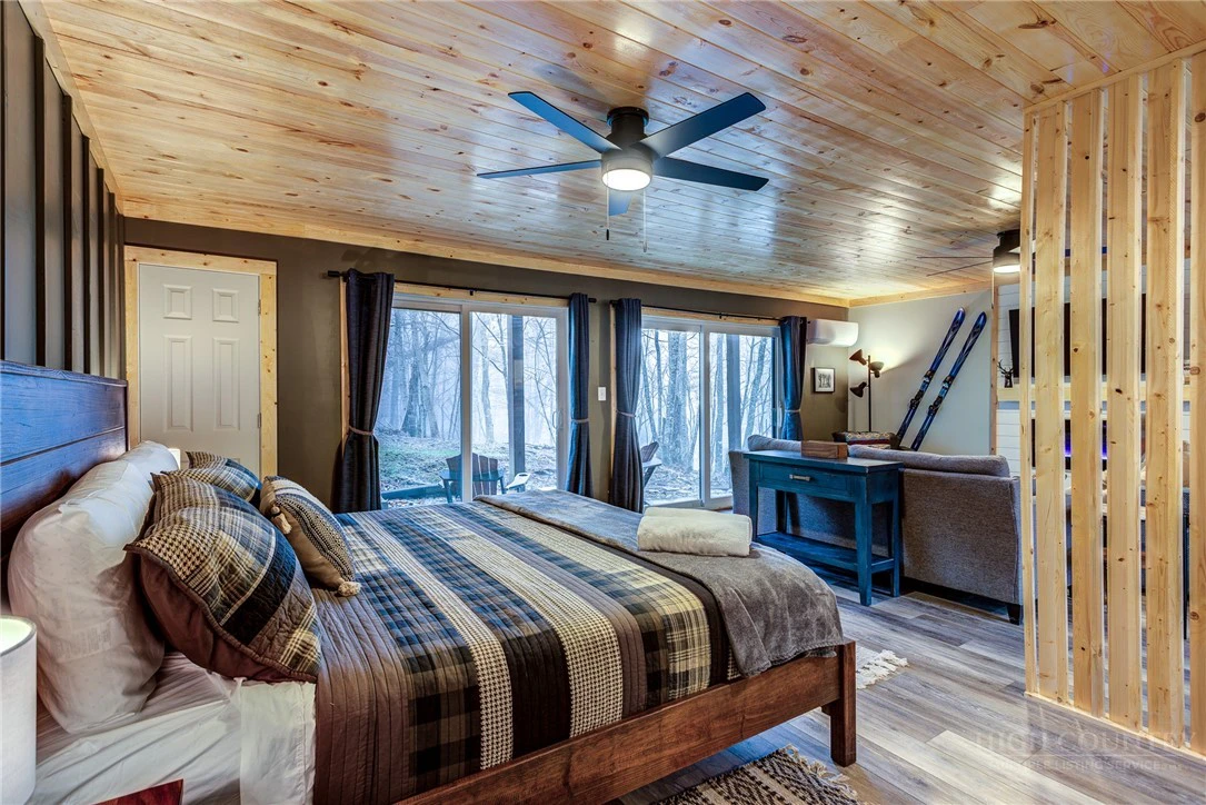 Image number 11 for the current listing